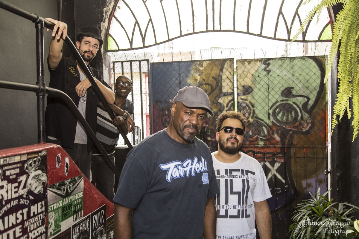 Banda Mr. Josh Groove & Soul realiza show com repertório próprio, em Presidente Prudente