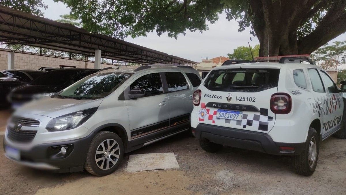 Policia Militar é acionada por seguradora e encontra carro roubado e com chassi adulterado; dupla acaba presa por falsidade ideológica em Dracena