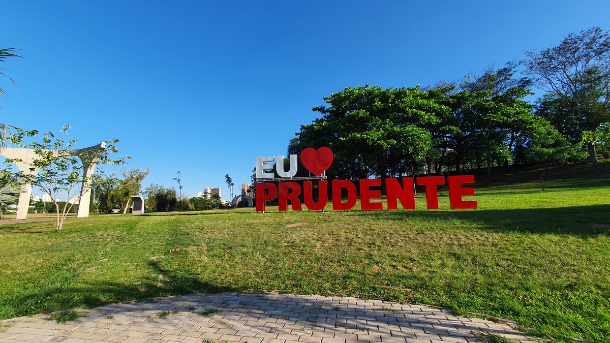 Campanha do Agasalho realiza 1º mutirão de arrecadação de doações na Praça do Centenário, em Presidente Prudente