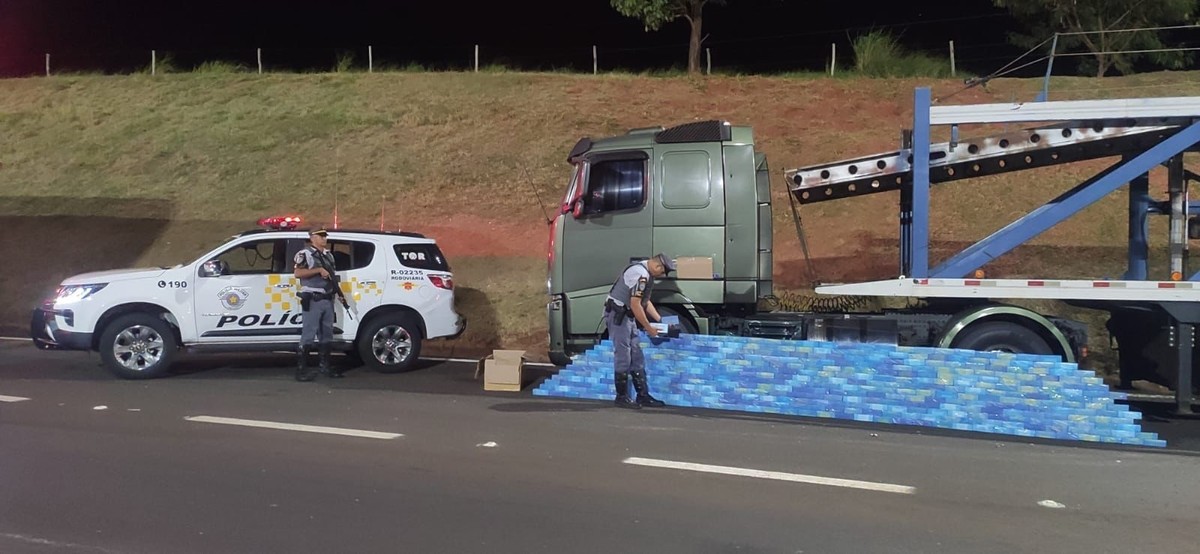 Polícia Rodoviária apreende carga de celulares do Paraguai sem notas fiscais avaliada em R$ 400 mil