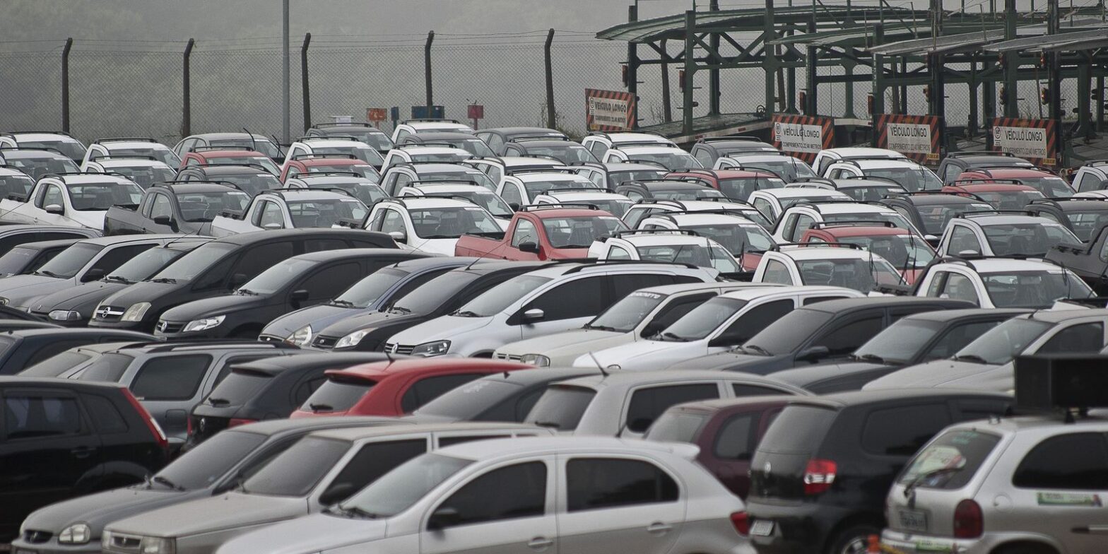Governo anuncia medidas para estimular compra de carros populares