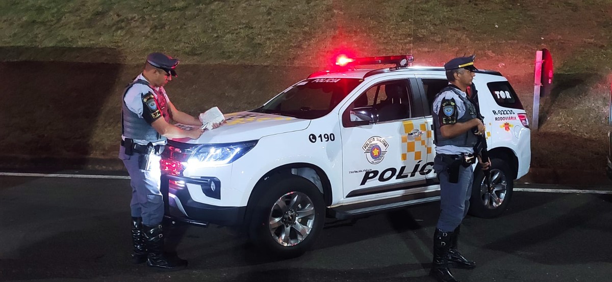 Mulher é presa transportando mais de 1 kg de haxixe em ônibus na Rodovia Raposo Tavares, em Presidente Prudente