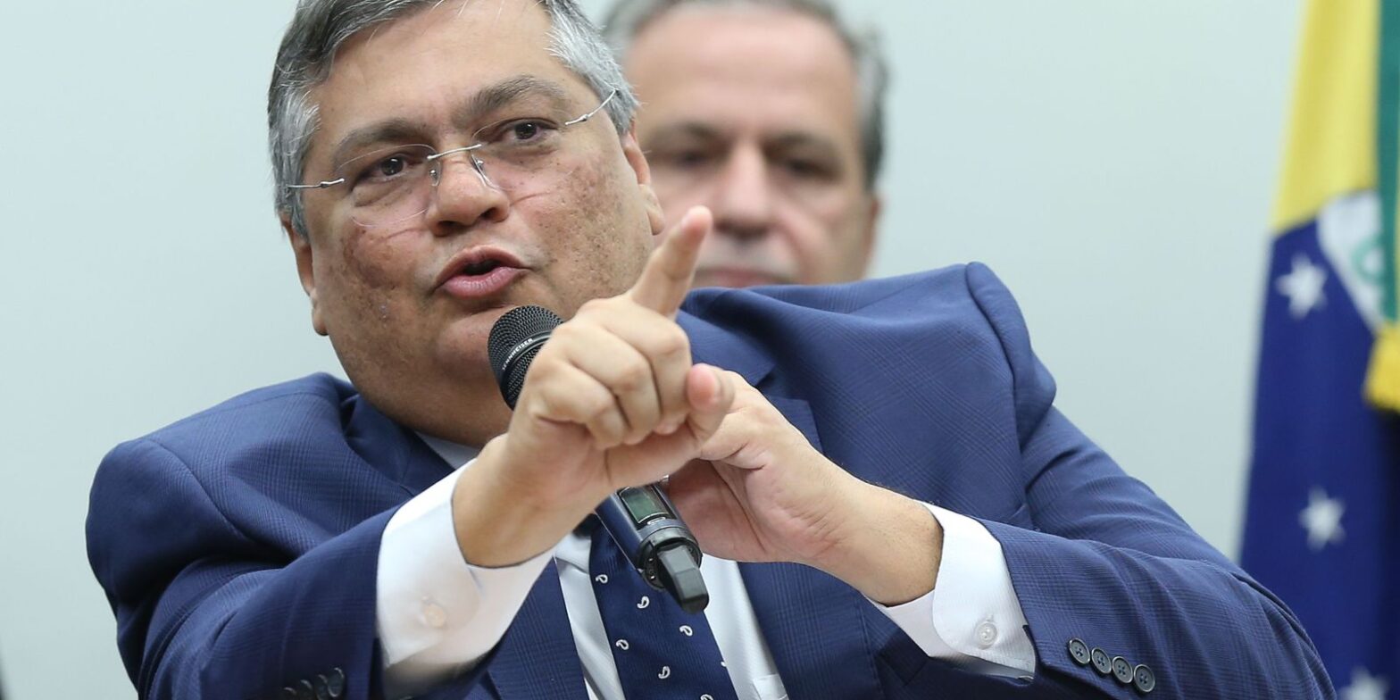 Dino promete tomar providências legais contra Telegram