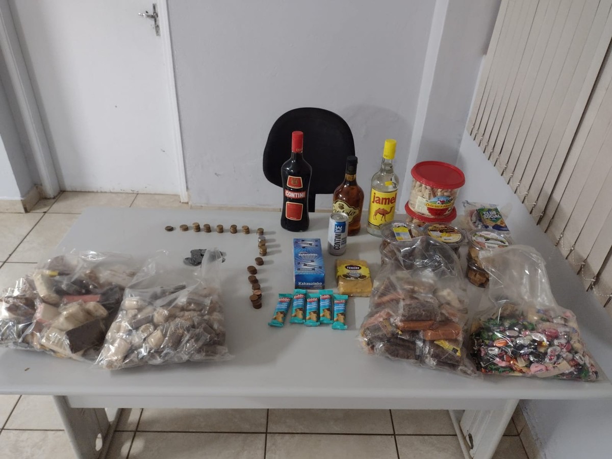 Homem furta doces e bebidas alcoólicas de lanchonete e acaba detido por testemunhas, no Jardim Monte Alto