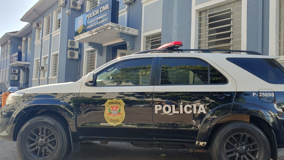 Motorista se envolve em acidente e acaba preso por posse ilegal de arma no Jardim Santa Mônica