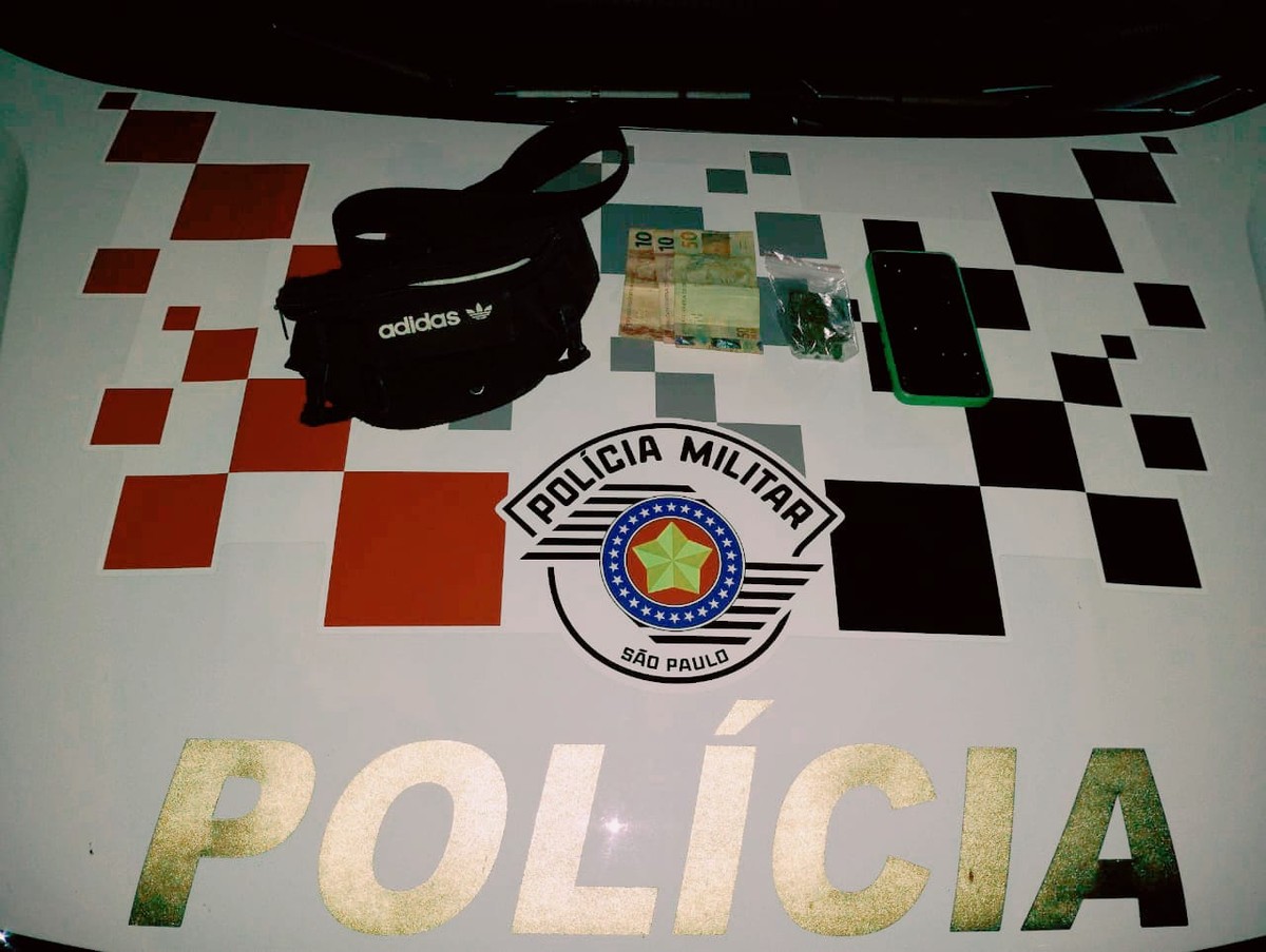 Homem entrega porção de maconha usando bicicleta e é preso por tráfico de drogas, em Osvaldo Cruz