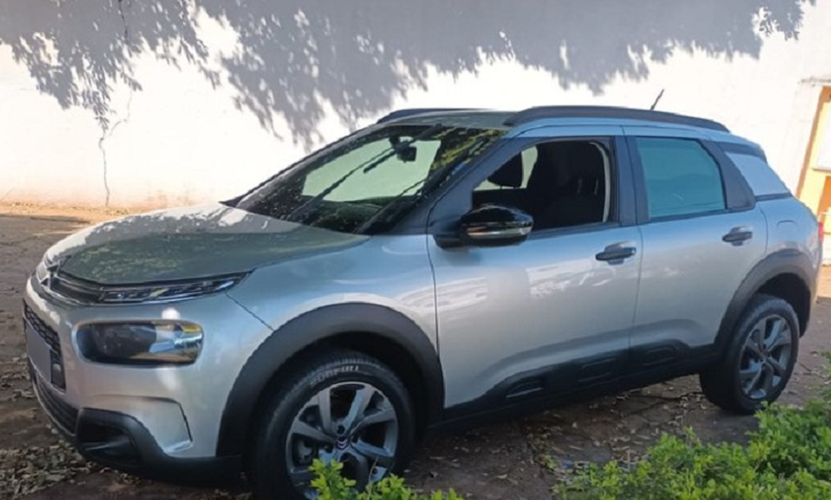 Homem é preso após furtar carro de estabelecimento comercial, em Presidente Epitácio