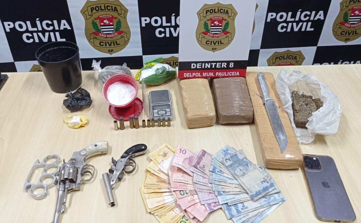 Com cocaína, maconha, revólveres e até soco inglês, homem é preso por tráfico de drogas e posse irregular de armas de fogo em Paulicéia