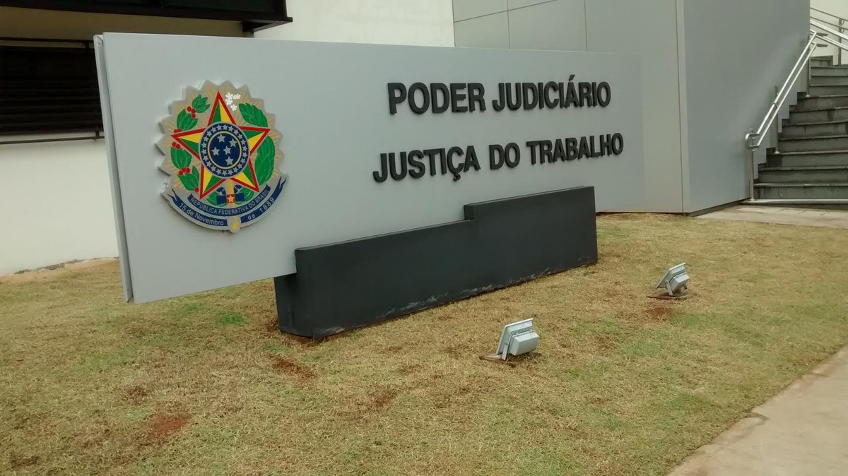 Justiça do Trabalho manda usina sucroalcooleira disponibilizar sanitários para empregados em canaviais