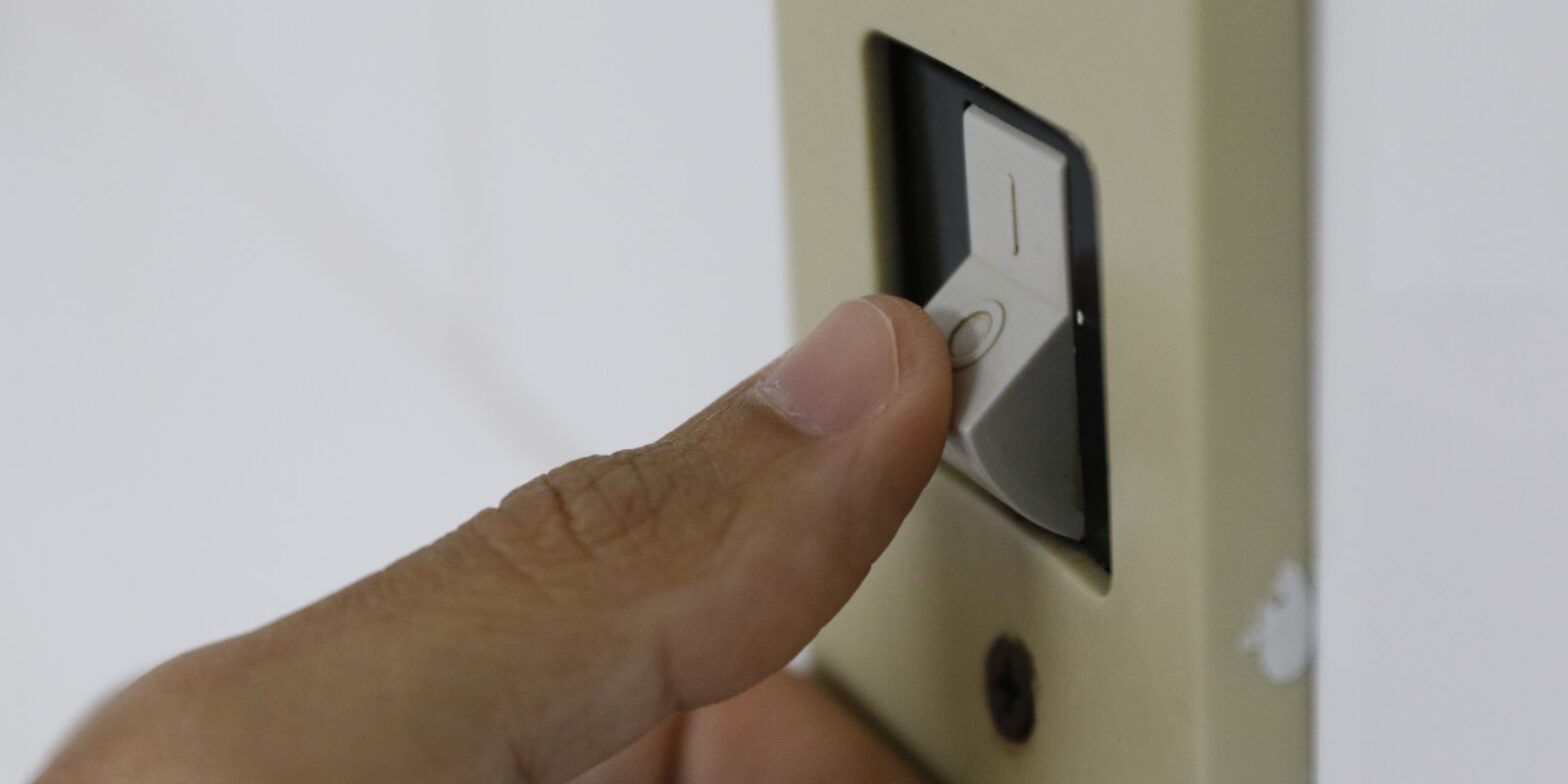 Mais 600 mil famílias do Rio podem pedir tarifa social de energia