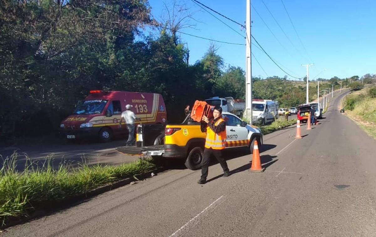 Motociclista morre após bater em traseira de caminhão-caçamba na Avenida JK, em Presidente Prudente