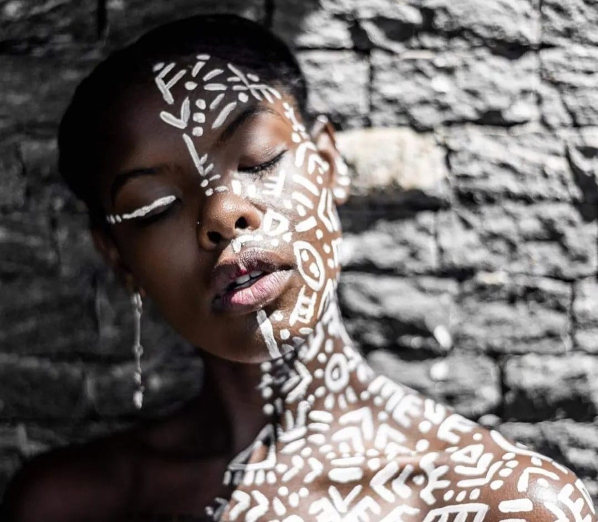 Oficinas gratuitas exaltam cultura indígena e afro-brasileira, em Presidente Prudente