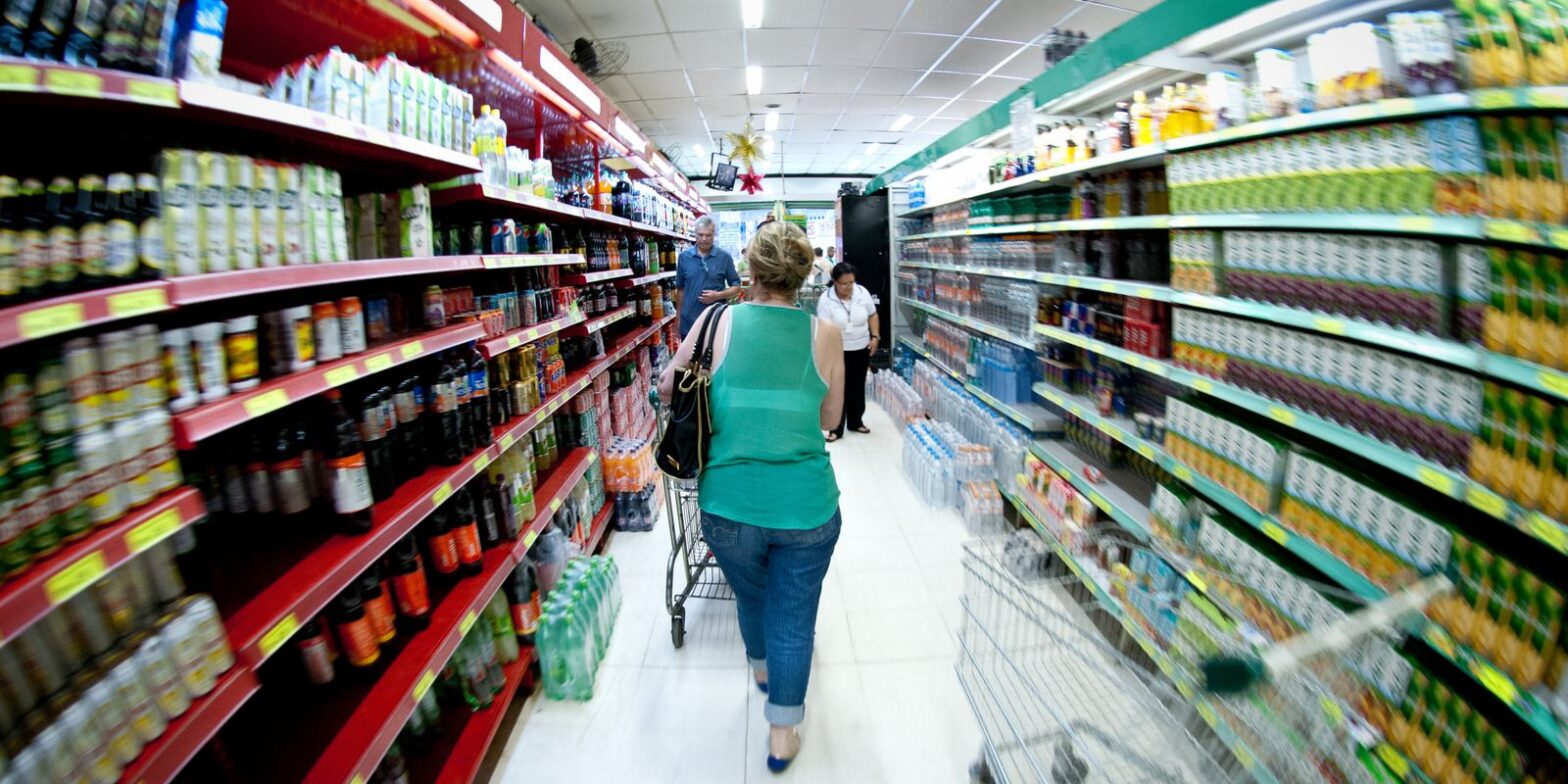 Visando alimentação saudável, governo quer mudar itens da cesta básica