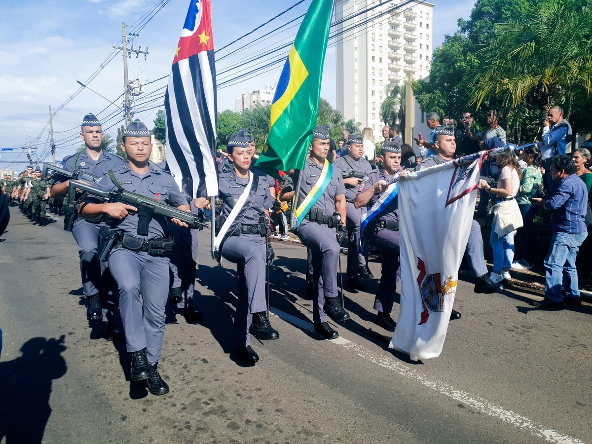9 de Julho: desfile cívico-militar comemora os 91 anos da Revolução Constitucionalista de 1932, em Presidente Prudente; FOTOS