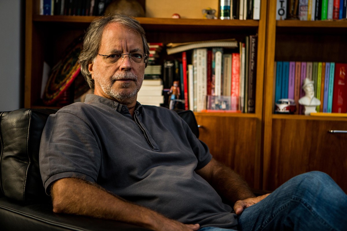 Exercício cênico ‘Descobrindo Mia Couto’ faz críticas sociais e políticas, em Presidente Prudente