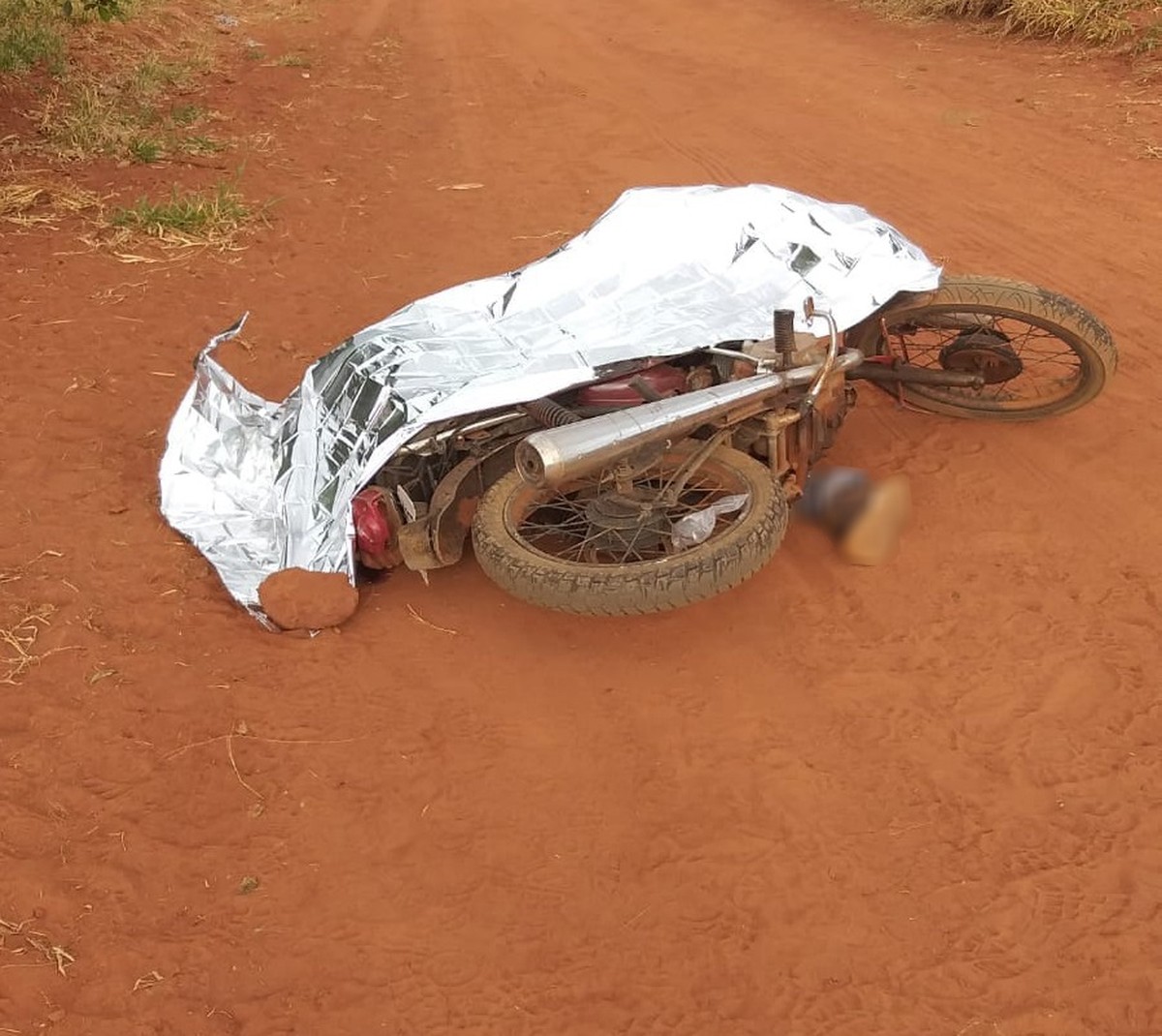 Motociclista é encontrado morto em estrada rural no Assentamento Santa Zélia, em Teodoro Sampaio