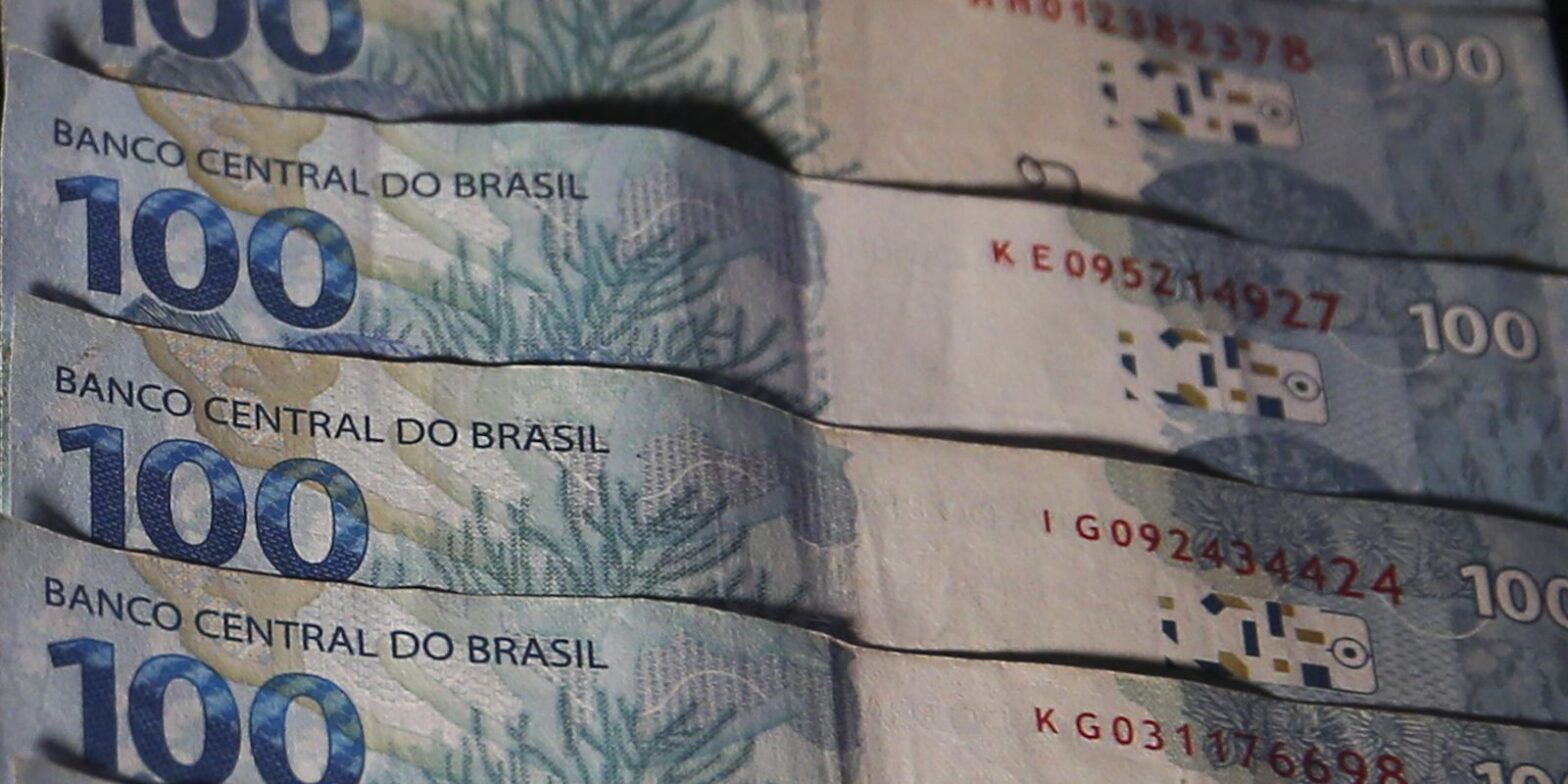 Caixa antecipa em um mês distribuição dos lucros do FGTS