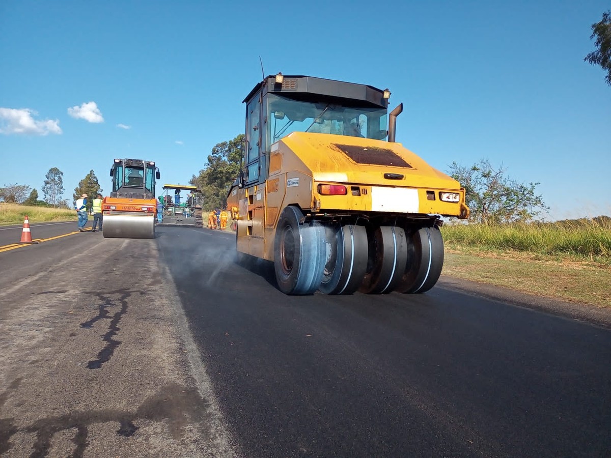 Concessionária usa asfalto-borracha em manutenção na Rodovia Homero Severo Lins; veja como ficam as interferências no trânsito | Presidente Prudente e Região