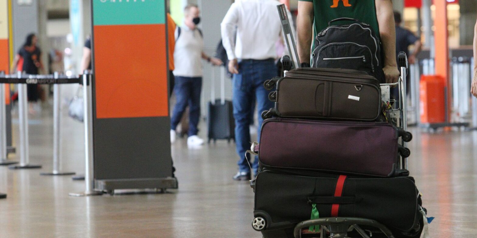 PF prende 16 envolvidos em esquema de troca de etiquetas de malas