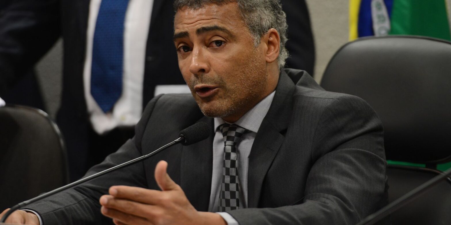 Romário tem melhora no estado de saúde, mas continua internado