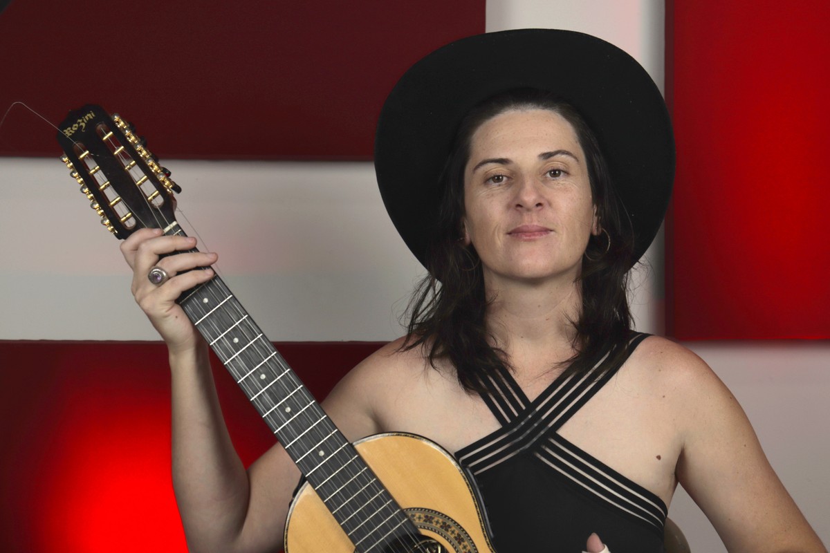 Show com Fabíola Beni & Violeiras Fora da Caixa mostra referências regionais da música caipira neste sábado