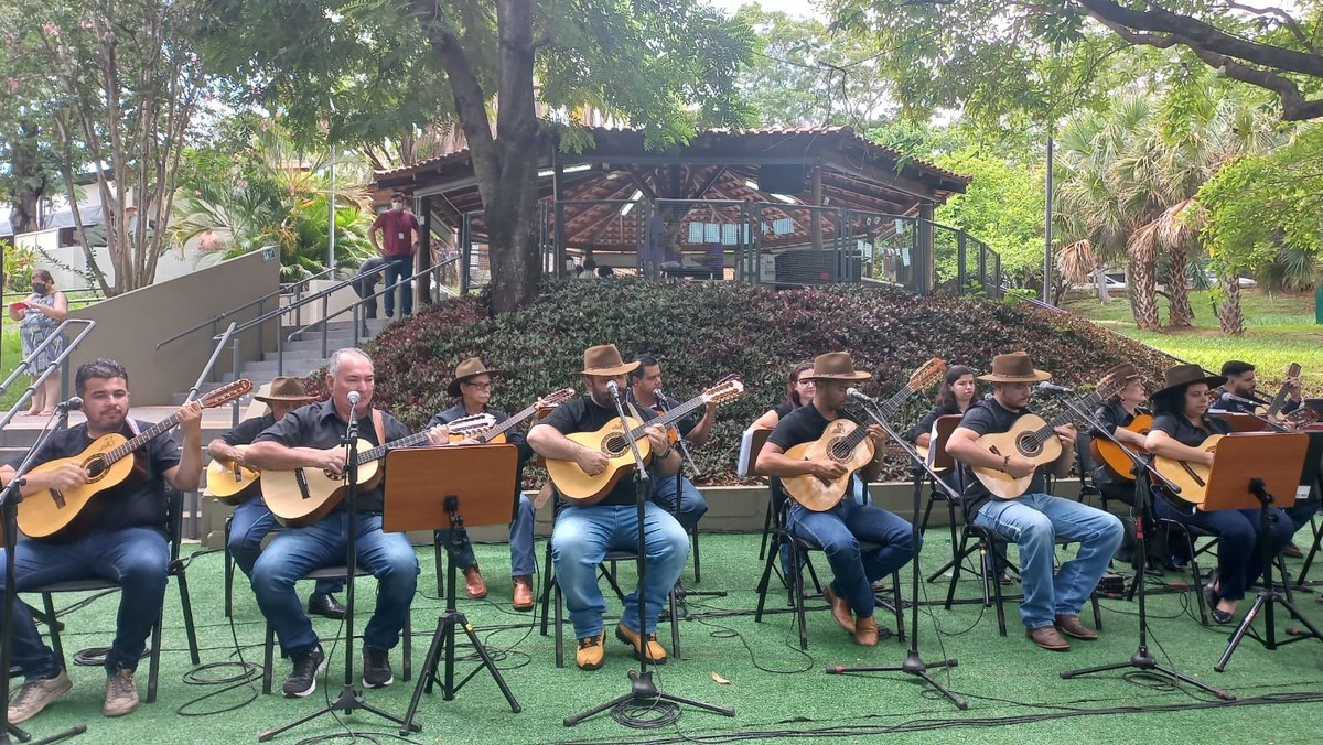Orquestra de violeiros faz concerto de abertura do Projeto Estação Caipira, neste domingo, no Centro Cultural Matarazzo