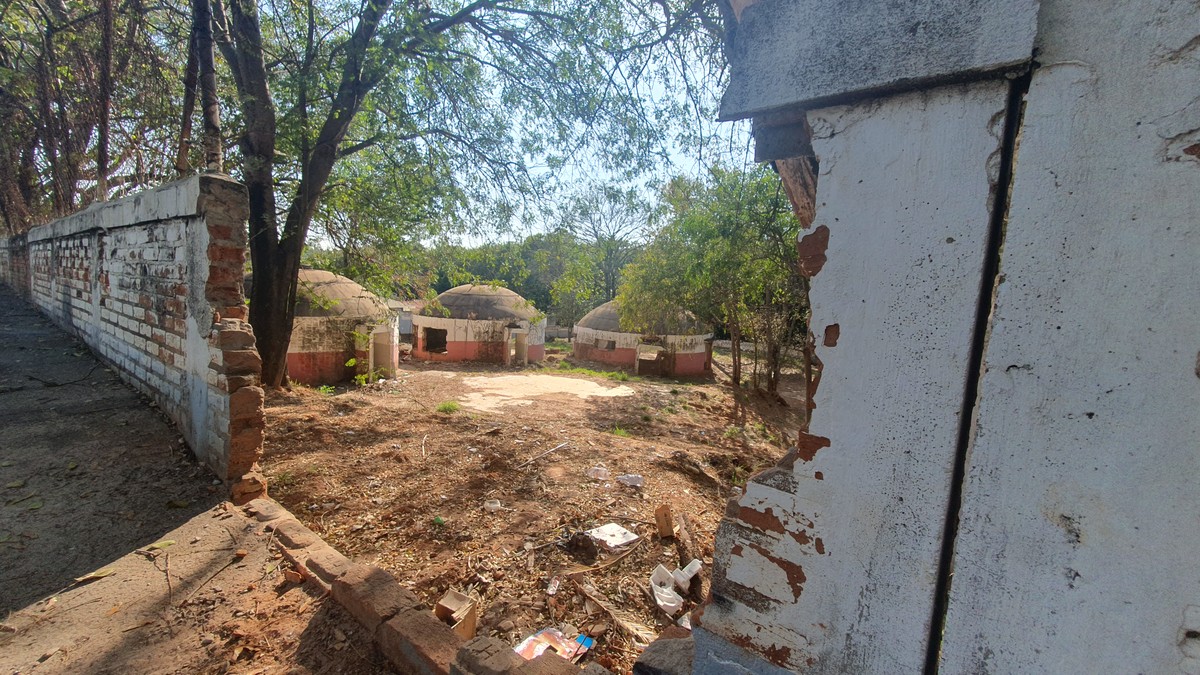 Abandono de prédio onde funcionava escola municipal é alvo de depredação e amedronta moradores do Jardim Monte Alto | Presidente Prudente e Região