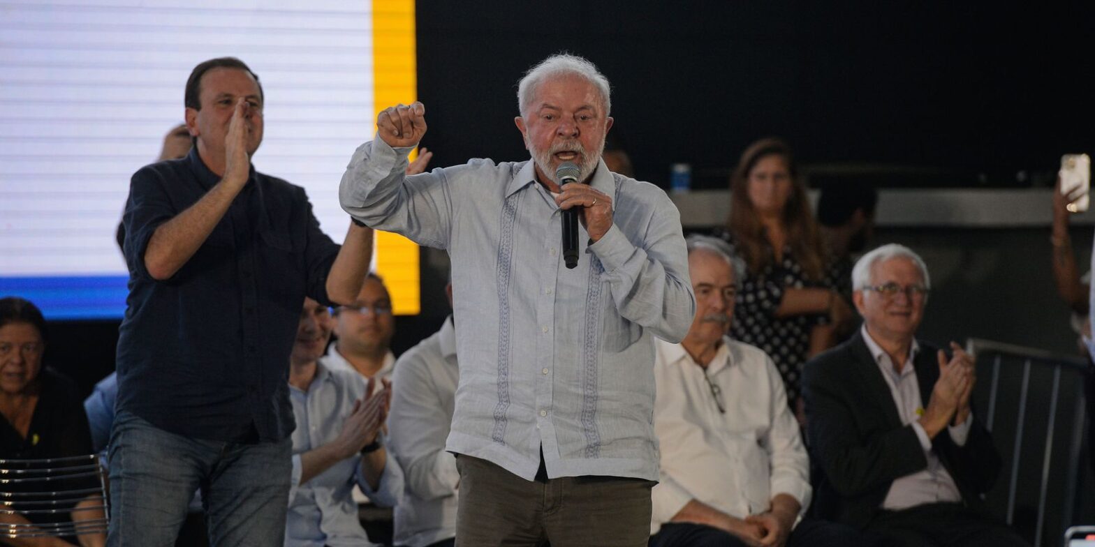 Em agenda no RJ, Lula critica operação que matou Thiago Flausino
