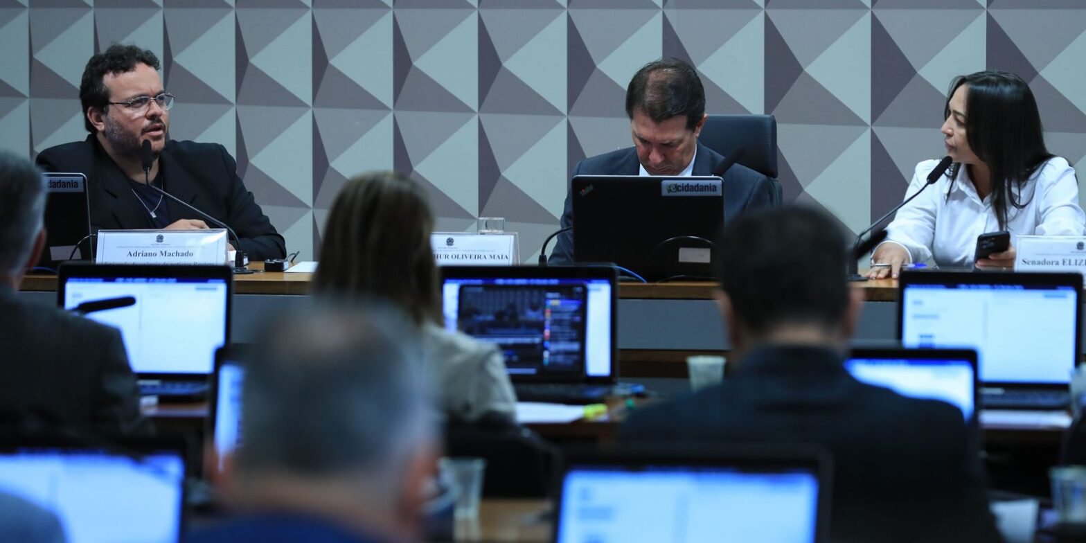 Fotógrafo diz ter visto tropas perto do Palácio do Planalto invadido