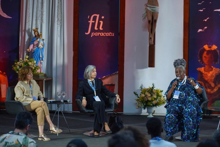 Rio de Janeiro (RJ) - 29/08/2023 - O evento encerrado em Paracatu, no último domingo, teve a participação de 70 escritores, sendo 30% desses convidados negros, incluindo a autora homenageada Conceição Evaristo, e as premiadas Livia Sant’anna Vaz e Eliana Alvez Cruz.
Foto: Ranch Films Fliparacatu 2023/Divulgação
