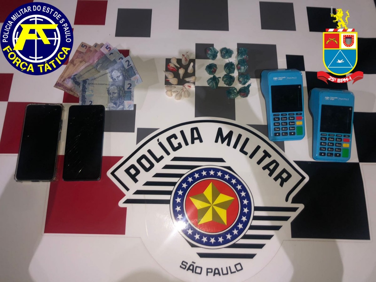 Polícia encontra porções de crack em estabelecimento comercial e prende proprietária, em Dracena