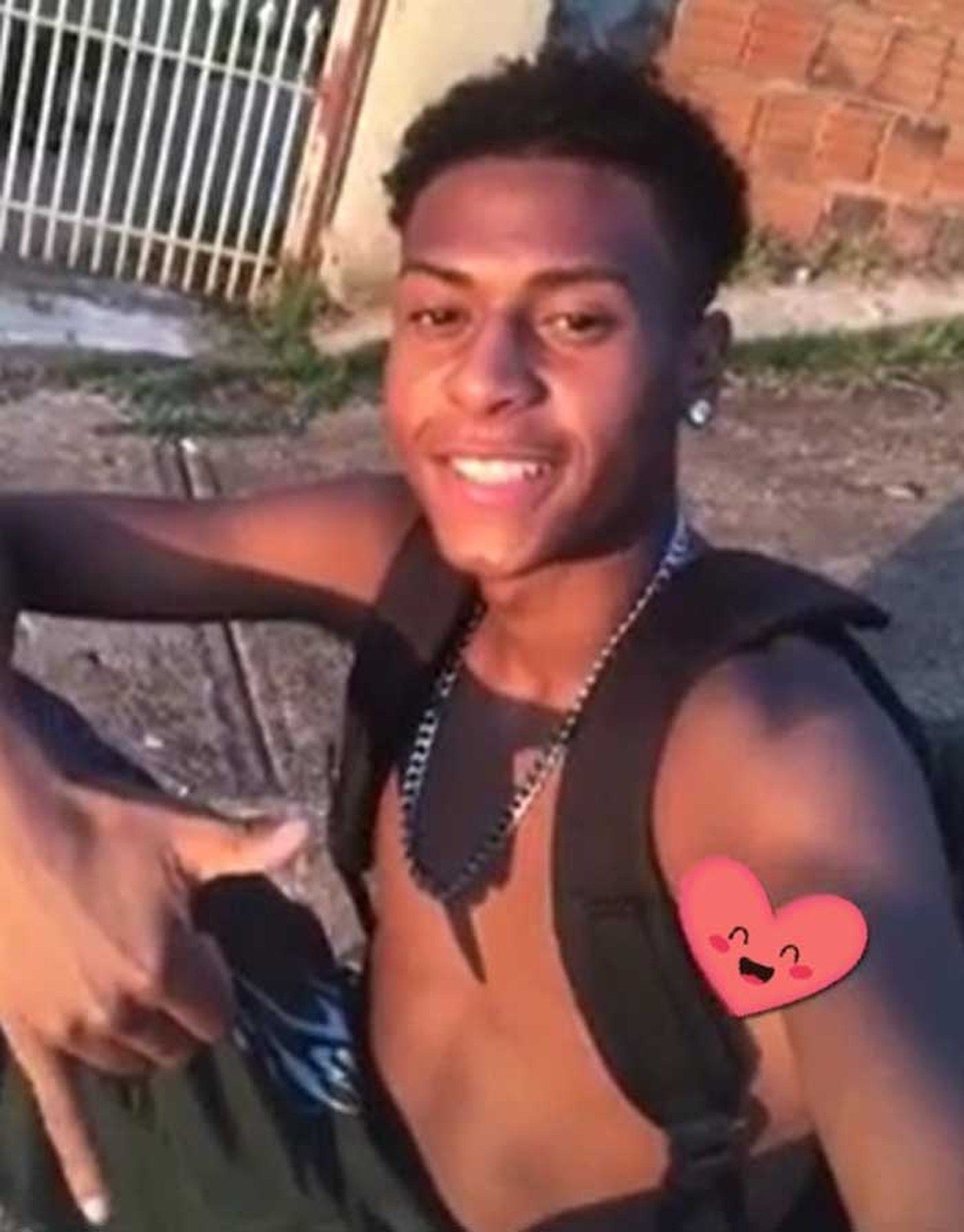 Jovem de 18 anos, que teve corte no pescoço causado por linha de cerol, segue internado no HR, em Presidente Prudente | Presidente Prudente e Região