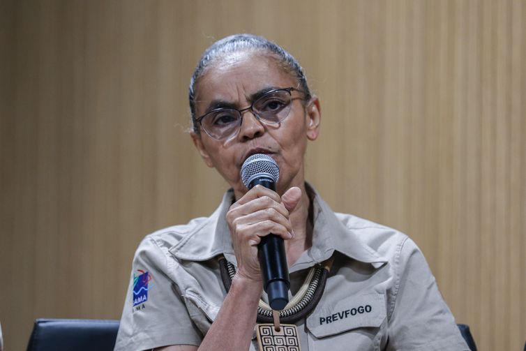 Brasília (DF), 13/10/2023, A ministra do Meio Ambiente, Marina Silva, durante entrevista coletiva sobre seca e incêndios no Amazonas. Foto: José Cruz/Agência Brasil