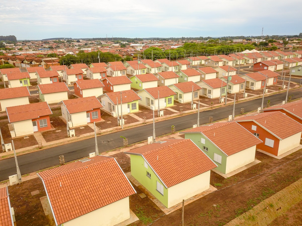 CDHU realiza plantão para renegociação de dívidas na Praça 9 de Julho, em Presidente Prudente