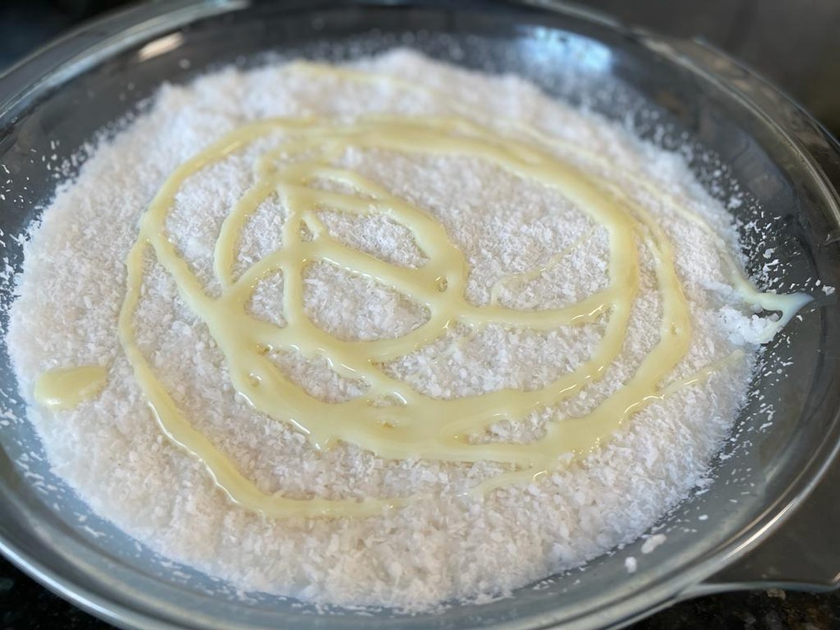 Delicioso Cuscuz de Tapioca leva acompanhamento de leite condensado