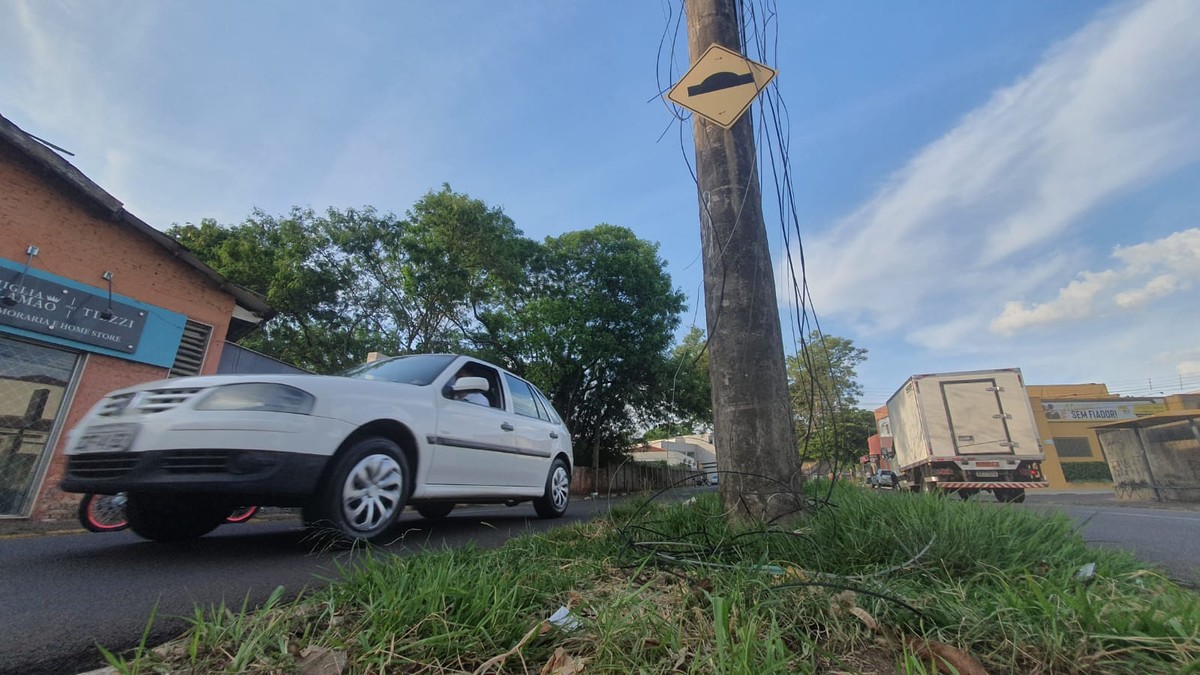Justiça obriga Energisa e Prefeitura a retirar, em 30 dias, fios soltos e inutilizados das vias públicas de Presidente Prudente | Presidente Prudente e Região