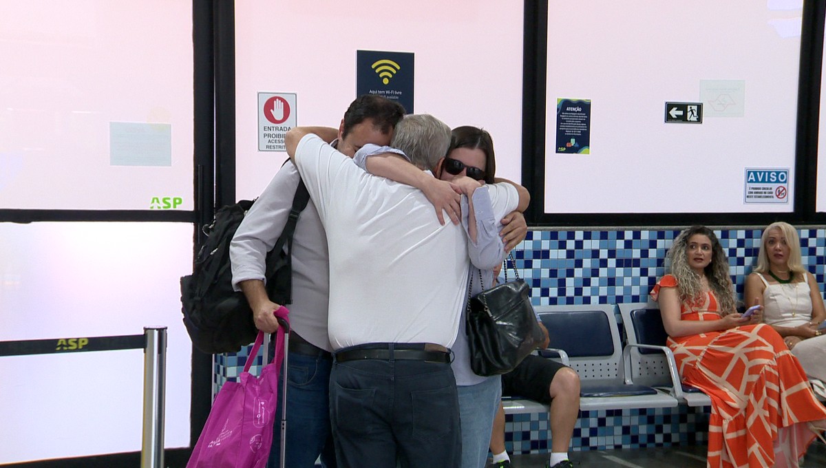 Sâmia Bomfim desembarca em Presidente Prudente para cuidar do velório e do enterro do irmão assassinado no RJ: ‘Ele só orgulhava a nossa família’ | Presidente Prudente e Região