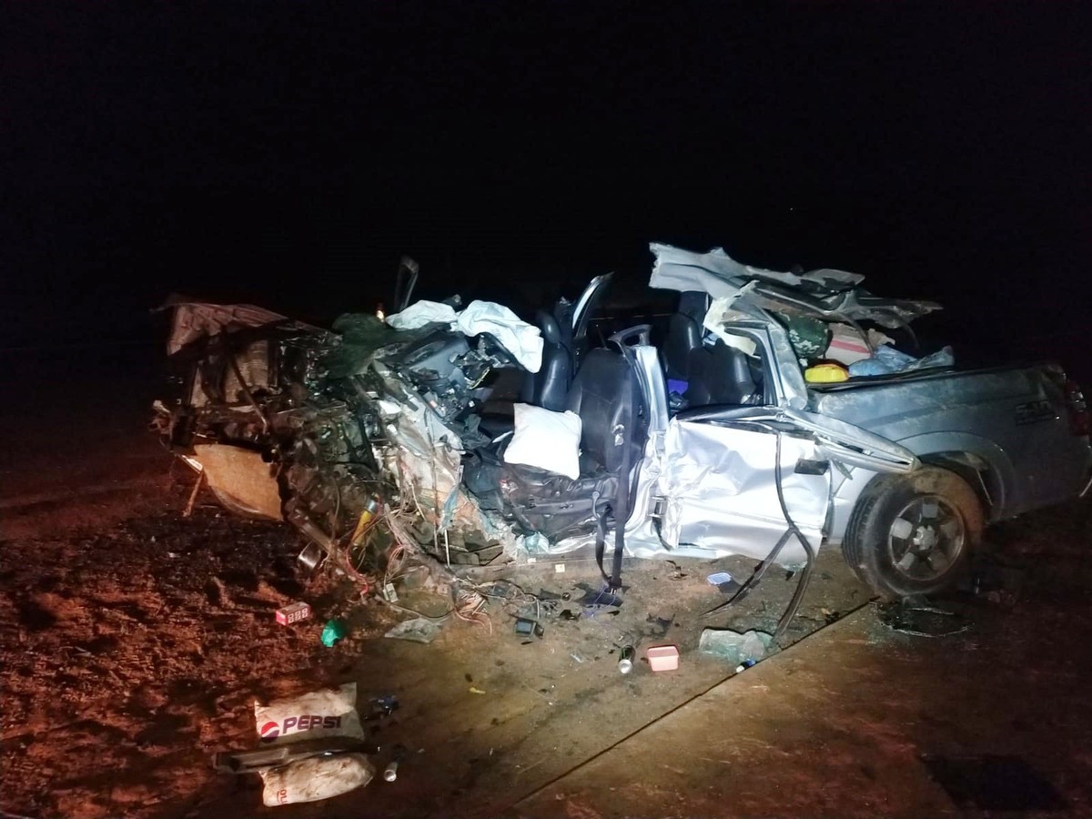 Carreta canavieira cruza pista e provoca morte de condutora de caminhonete na Rodovia da Integração, em Presidente Venceslau
