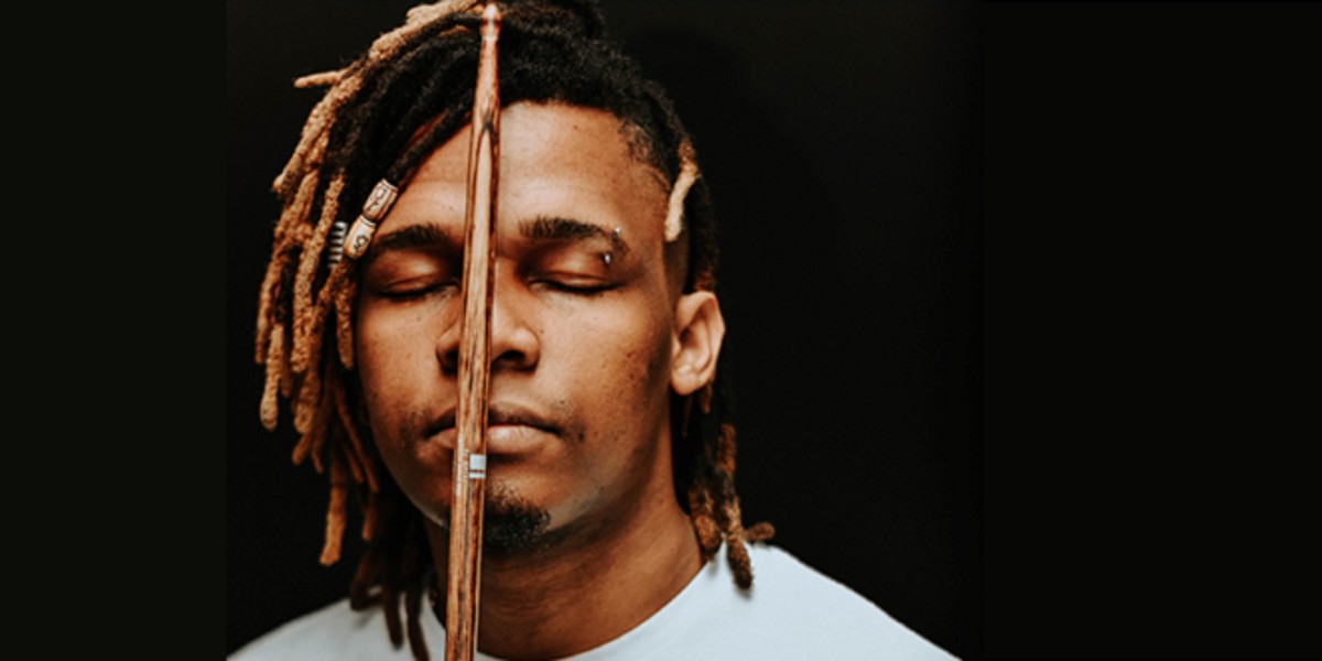 Cantor moçambicano apresenta show gratuito com ritmos africanos e memória afetiva brasileira, em Presidente Prudente