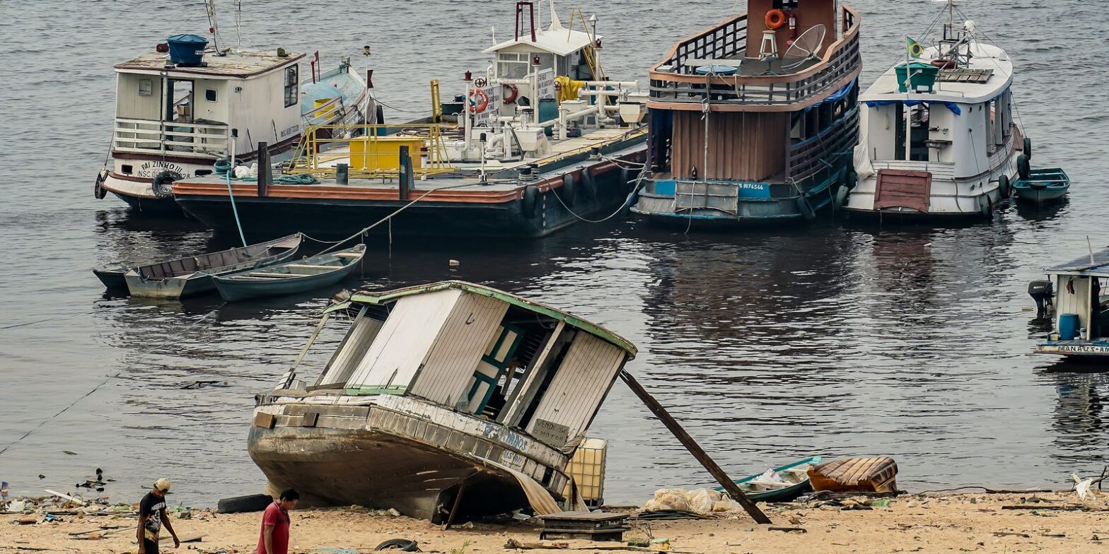 Seca no Amazonas cria dificuldades para deslocamento de ribeirinhos