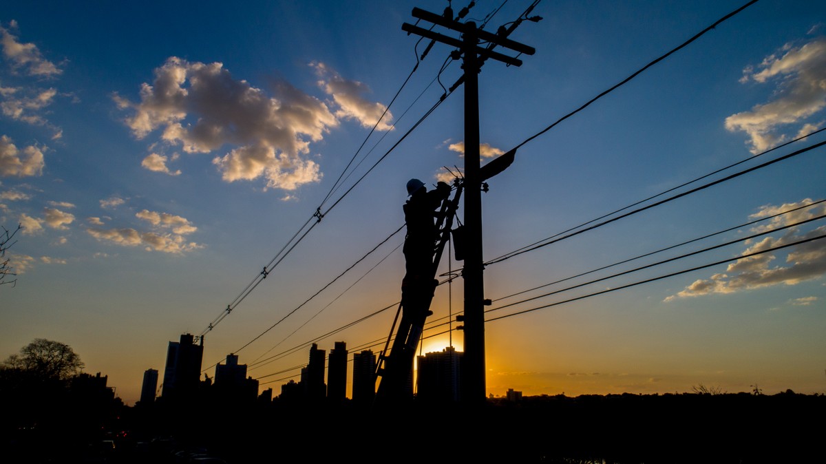 Concessionária de energia abre processo seletivo para eletricistas de distribuição e de linha viva, em Presidente Prudente