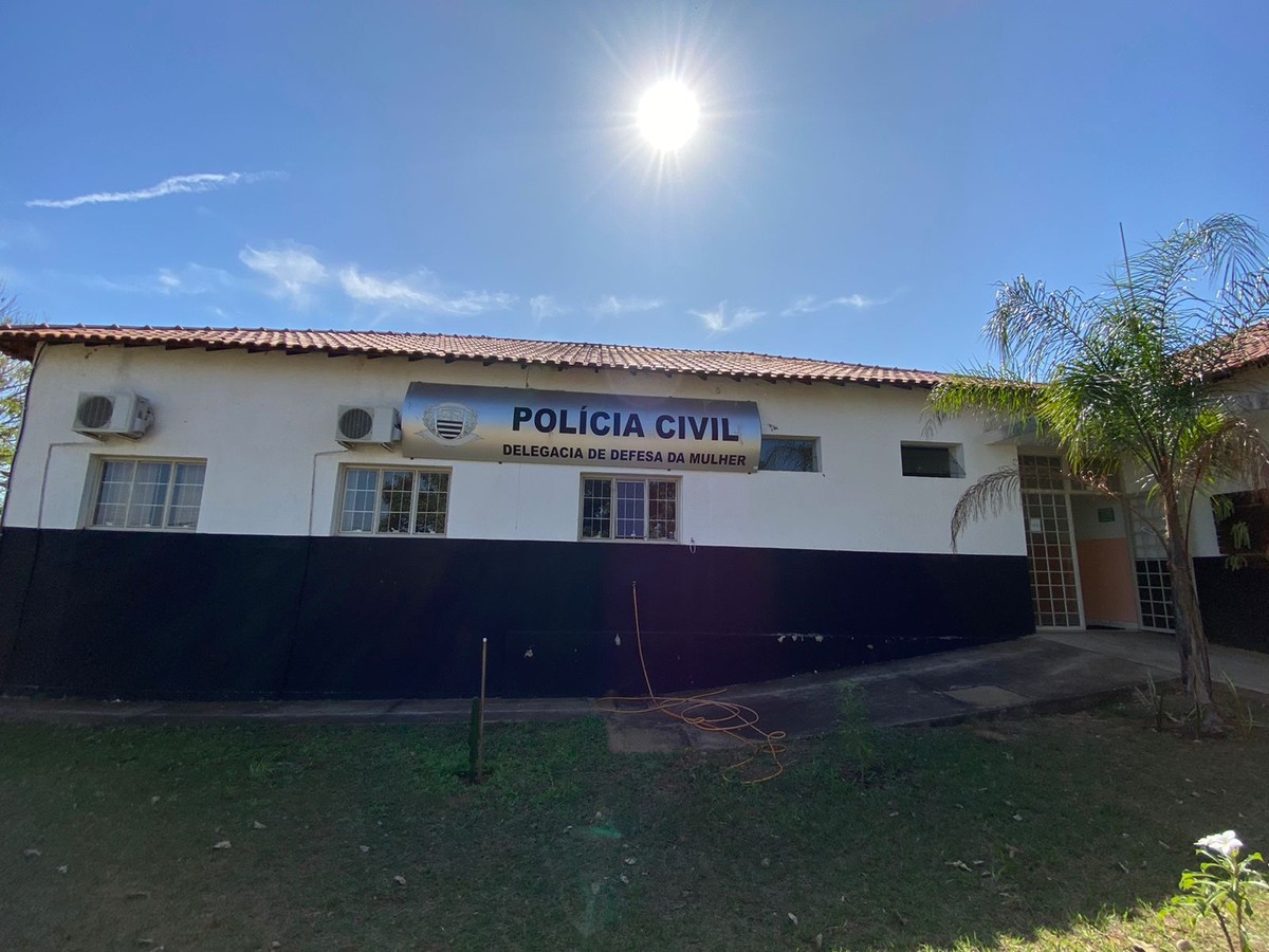 Com filho bebê no colo, mulher é agredida pelo marido, que acaba preso em flagrante por violência doméstica, em Osvaldo Cruz