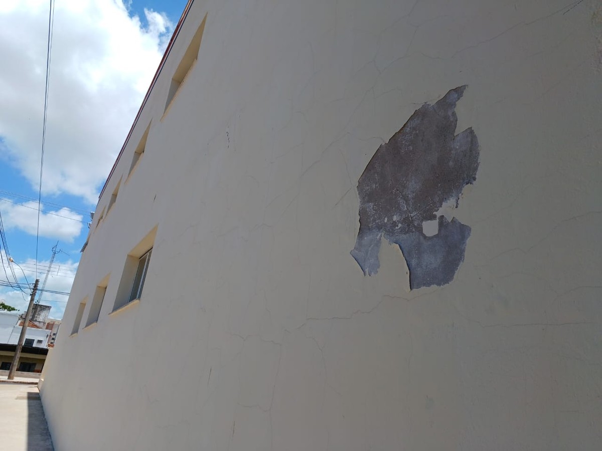 Apenas cinco meses após inauguração, prédio do Atende Prudente já apresenta danos na pintura e é alvo de questionamento | Presidente Prudente e Região