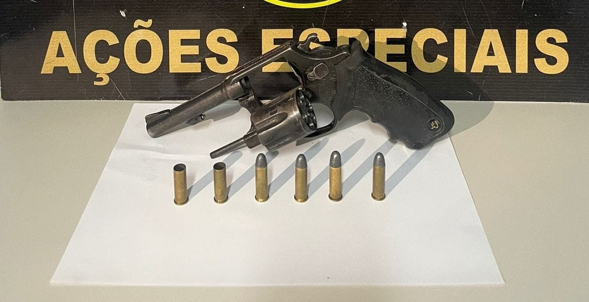 Após dar tiros em matagal para ‘testar’ revólver, homem é preso por porte ilegal de arma de fogo em Presidente Prudente | Presidente Prudente e Região