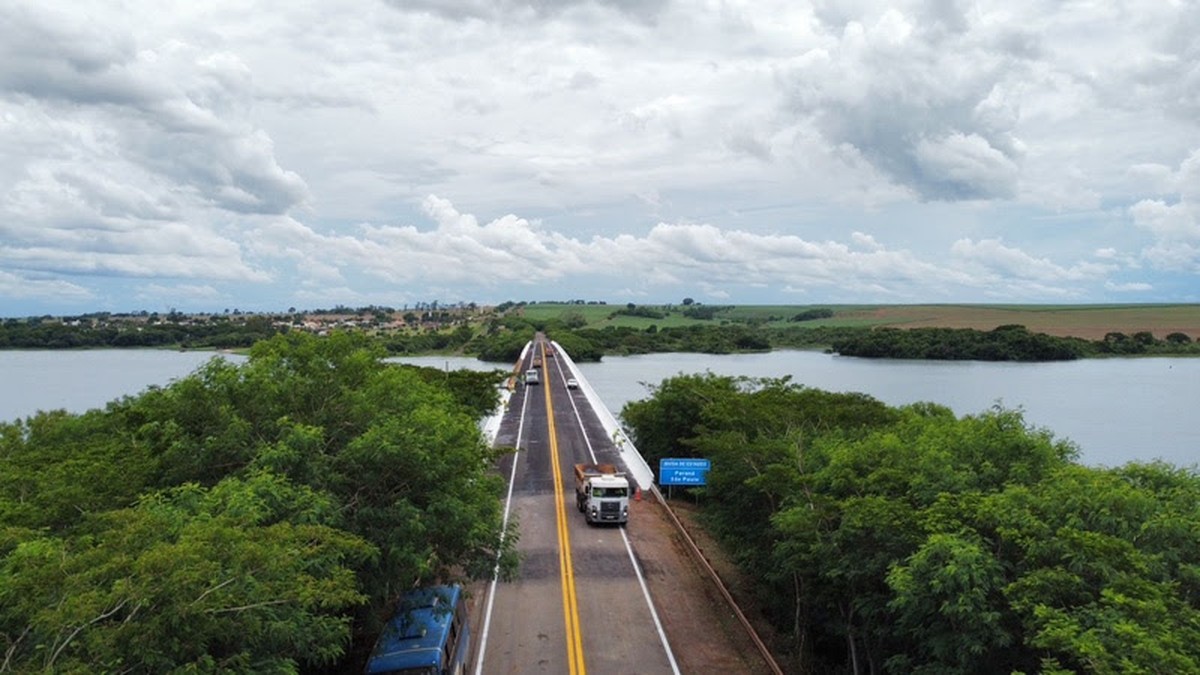 Após dois meses de interdição para reforma, ponte sobre o Rio Paranapanema, na divisa entre SP e PR, volta a ser liberada nesta quarta-feira para o tráfego | Presidente Prudente e Região
