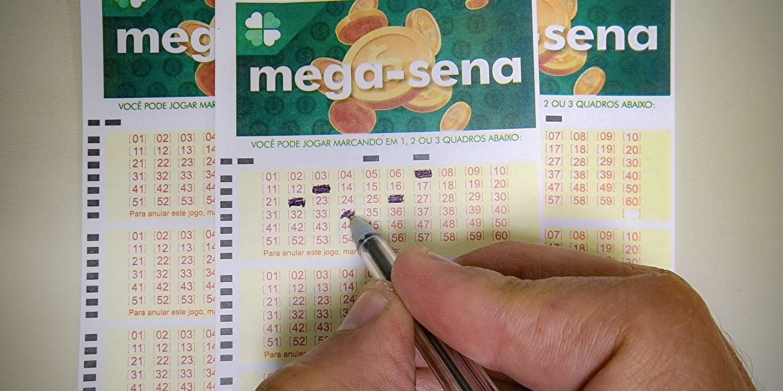 Mega-Sena deve pagar neste sábado prêmio de R$ 26 milhões