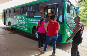 Brasília (DF) 01/12/2023 - O município de Luziânia (GO), no Entorno do Distrito Federal, passou a ter transporte público em operação com tarifa zero. A medida garante aos moradores da cidade gratuidade para circulação nos veículos coletivos. Foto: Wilson Dias/Agência Brasil
