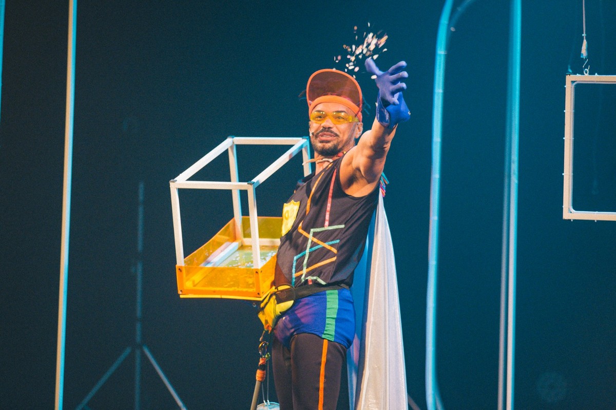 Com estética afrofuturista, espetáculo infantil gratuito adota músicas e danças para interligar cultura africana à ficção científica