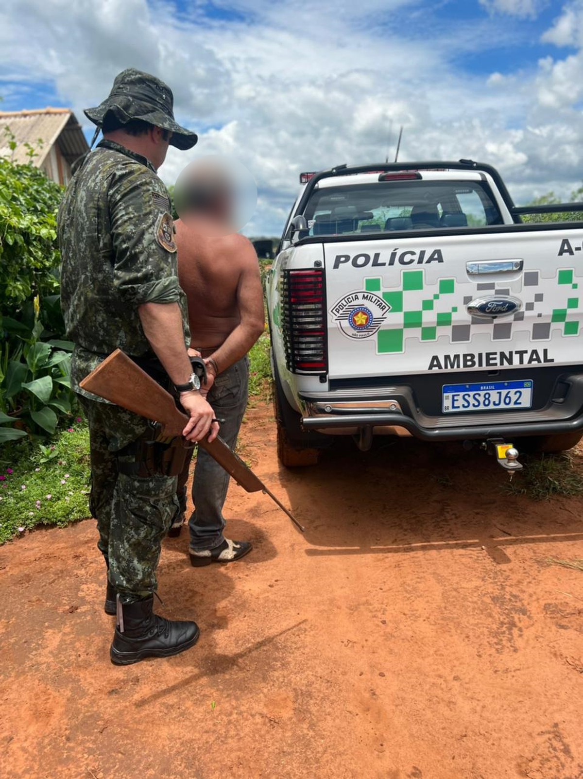 Polícia Ambiental prende homem condenado a 17 anos de prisão por homicídio e ocultação de cadáver