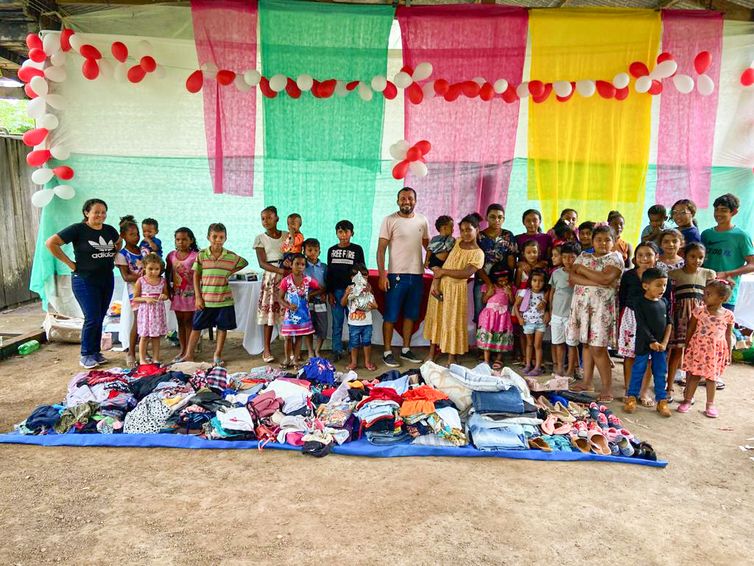 Brasília (DF) 22/12/2023 – Moradores afetados pela Usina Hidrelétrica de Belo Monte recebem doações arrecadadas pela Campanha Natal no Beiradão
Foto: Jandessa de Jesus /Divulgação